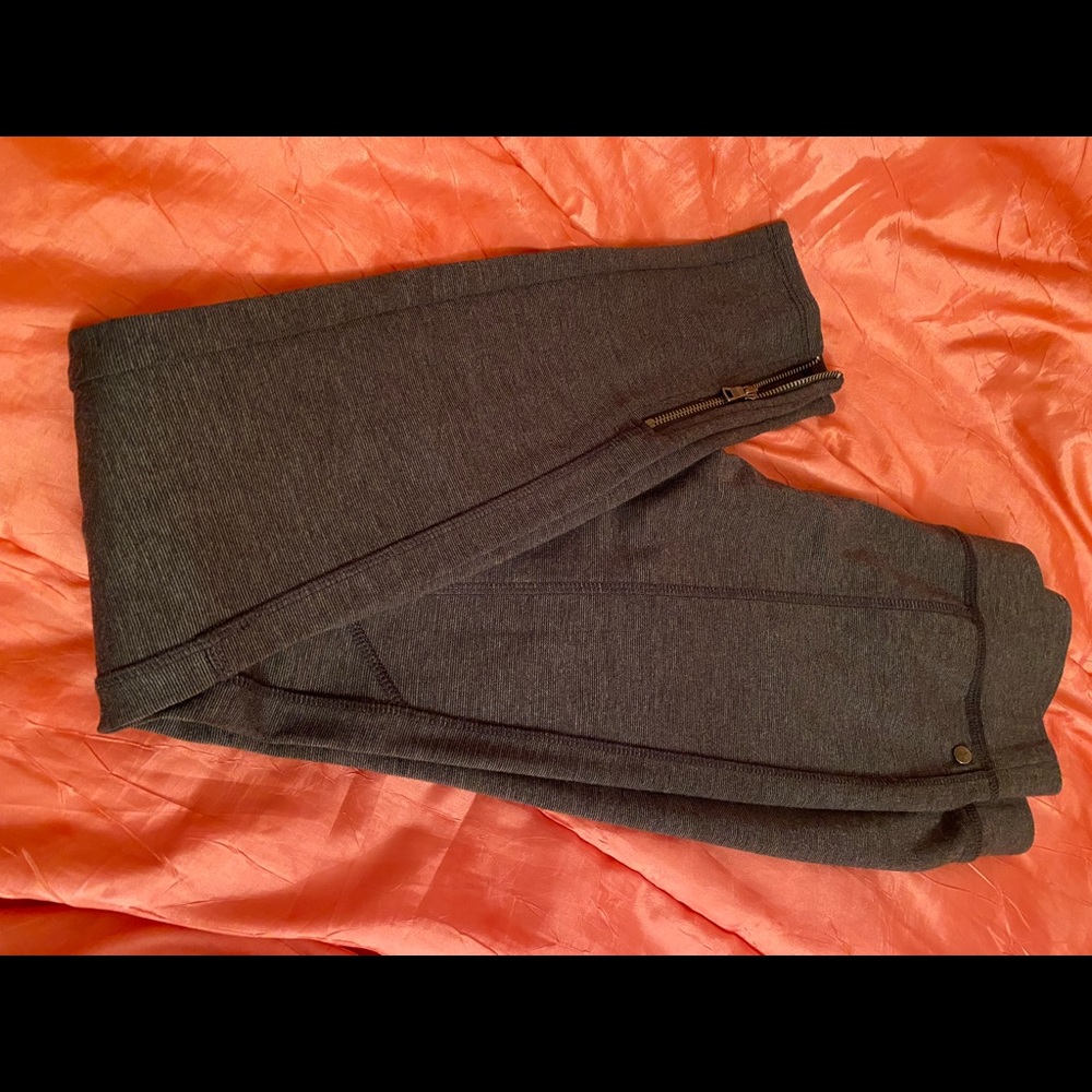 ARMANI EXCHANGE LEGGINGS!!! Like new !!🎉🎉🥳🥳🎉